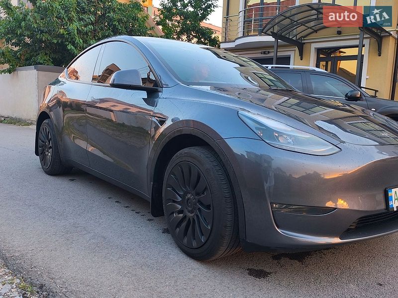 Внедорожник / Кроссовер Tesla Model Y 2023 в Ивано-Франковске