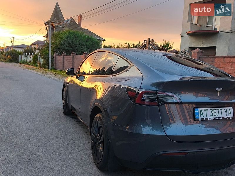 Внедорожник / Кроссовер Tesla Model Y 2023 в Ивано-Франковске