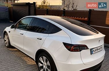 Tesla Model Y  2023