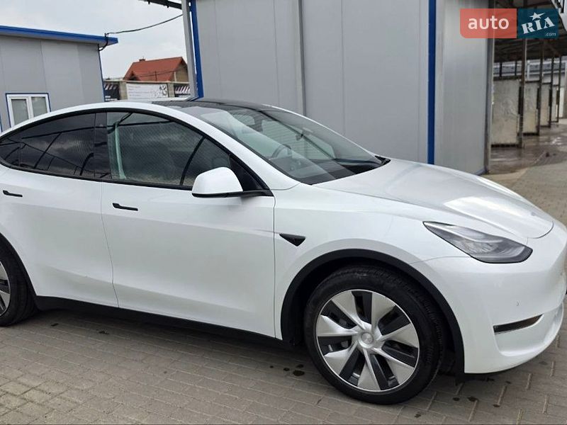 Внедорожник / Кроссовер Tesla Model Y 2021 в Львове