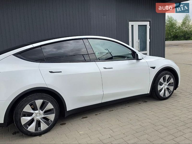 Внедорожник / Кроссовер Tesla Model Y 2021 в Львове
