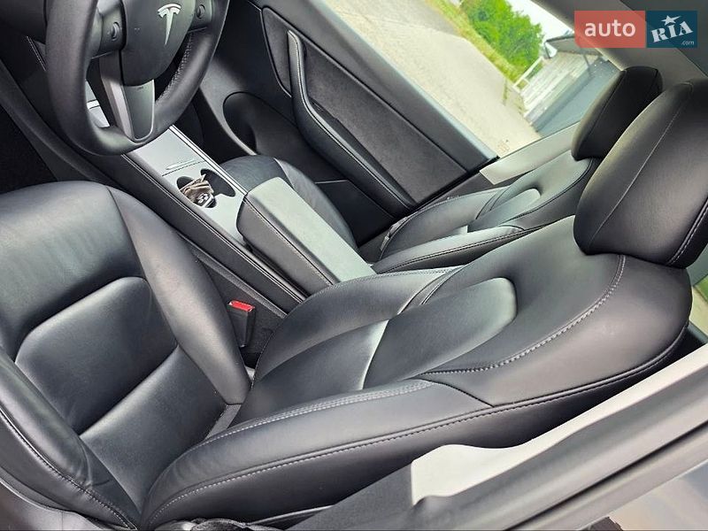 Внедорожник / Кроссовер Tesla Model Y 2021 в Львове