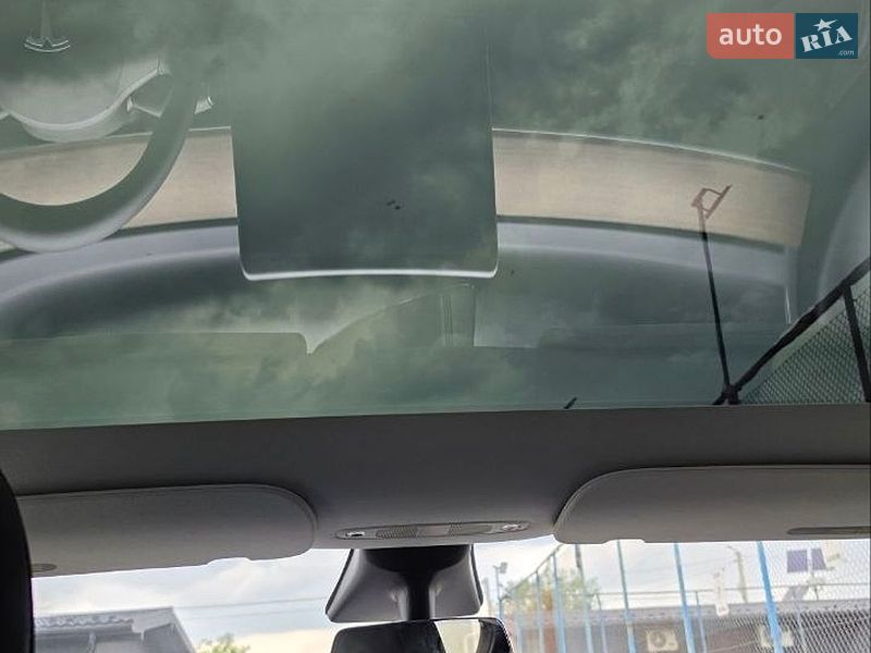 Внедорожник / Кроссовер Tesla Model Y 2021 в Львове