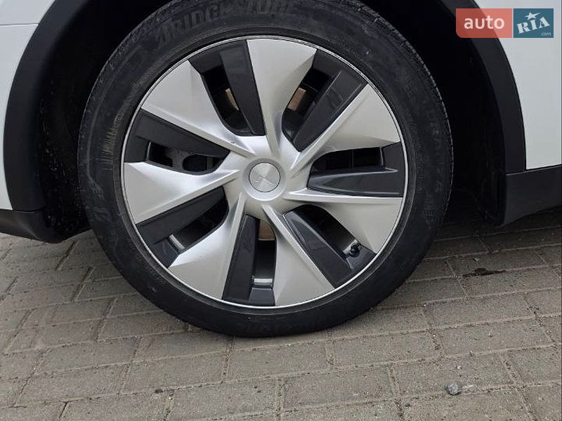 Внедорожник / Кроссовер Tesla Model Y 2021 в Львове
