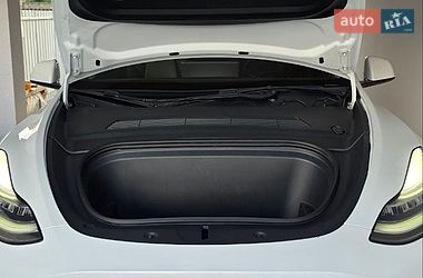 Внедорожник / Кроссовер Tesla Model Y 2021 в Львове