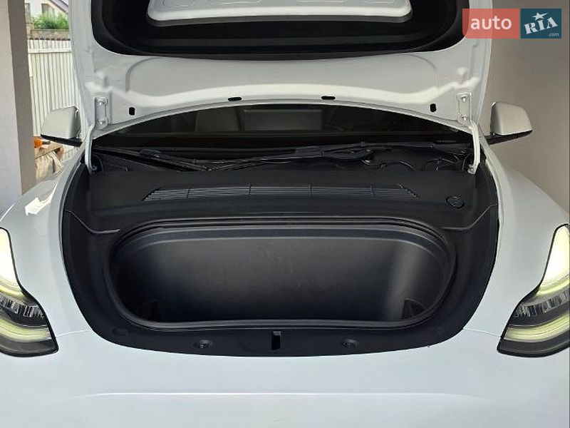 Внедорожник / Кроссовер Tesla Model Y 2021 в Львове