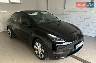 Tesla Model Y  2023