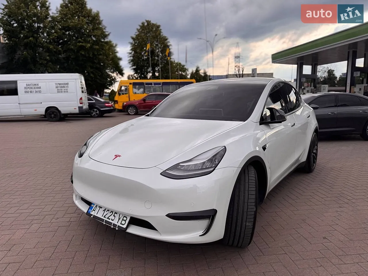 2020 Tesla Model Y - мініатюра 3