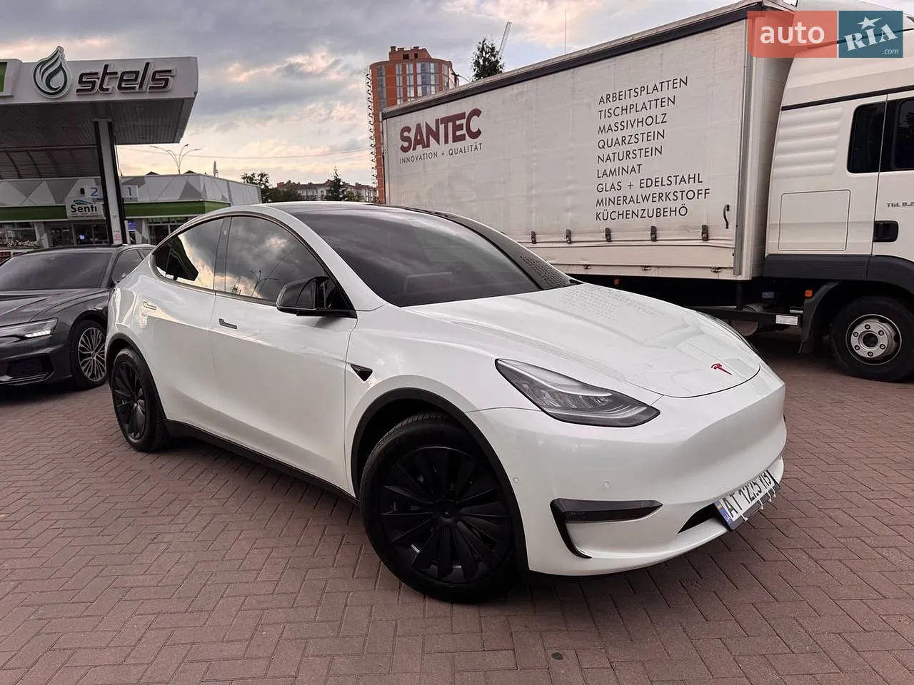 2020 Tesla Model Y - мініатюра 2