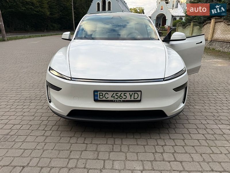 Внедорожник / Кроссовер Tesla Model Y 2025 в Львове