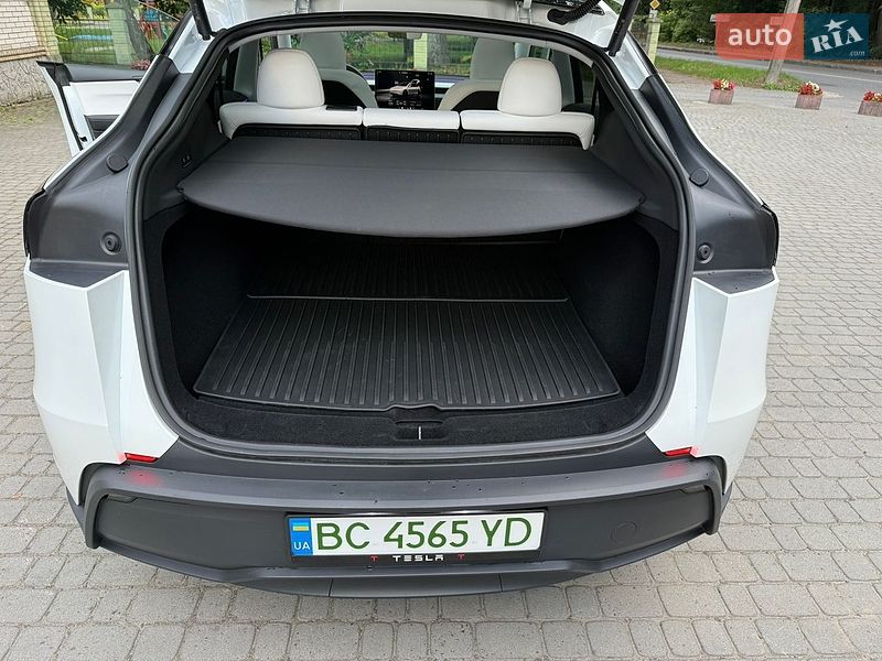 Внедорожник / Кроссовер Tesla Model Y 2025 в Львове