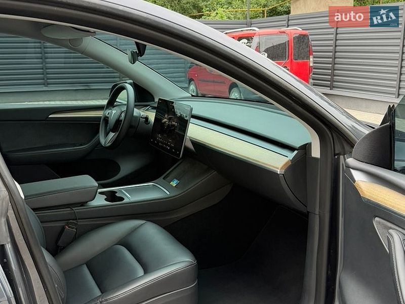 Позашляховик / Кросовер Tesla Model Y 2023 в Києві