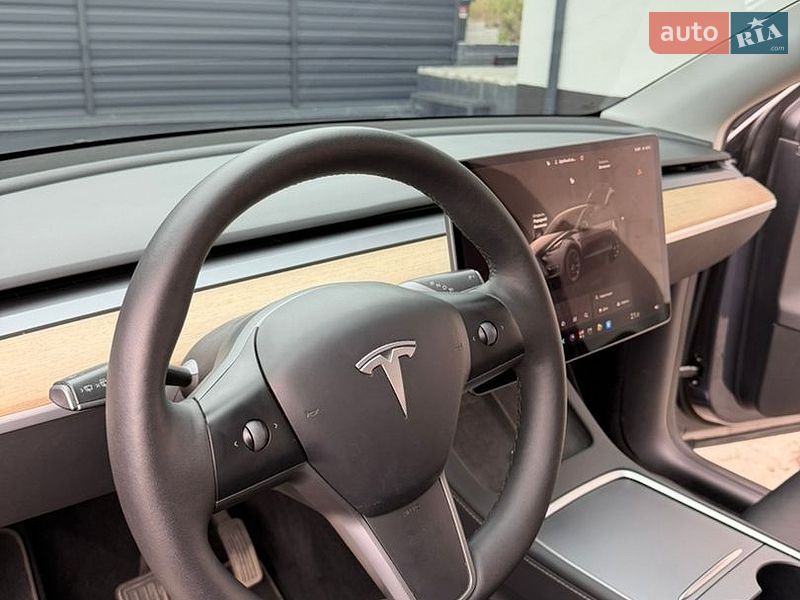 Позашляховик / Кросовер Tesla Model Y 2023 в Києві
