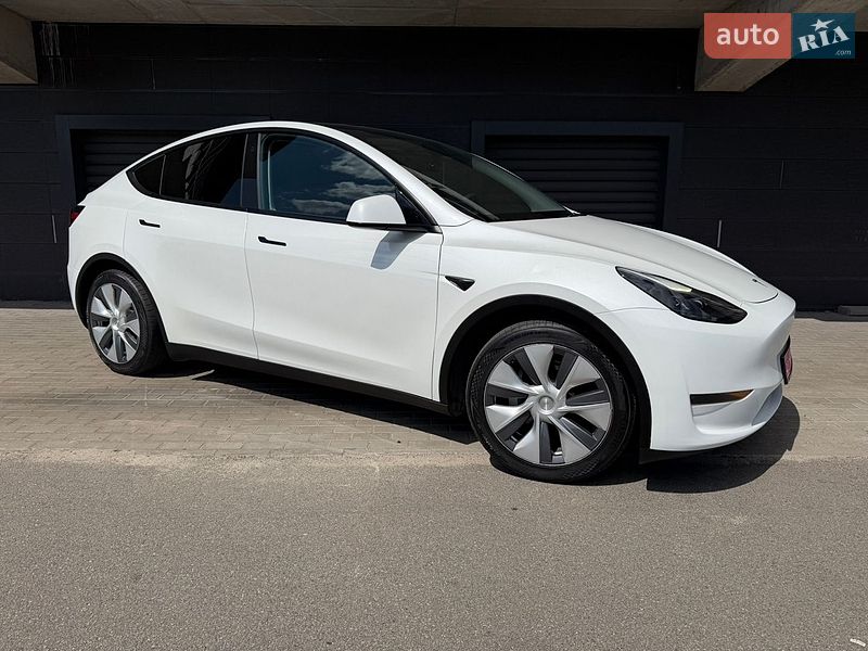 Tesla Model Y 2023