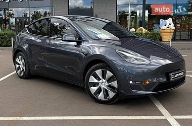 Tesla Model Y  2023