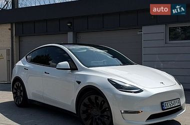 Tesla Model Y  2023