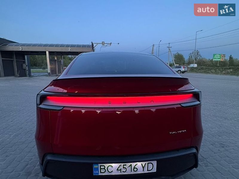 Позашляховик / Кросовер Tesla Model Y 2025 в Львові