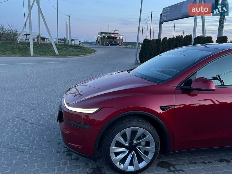 Позашляховик / Кросовер Tesla Model Y 2025 в Львові