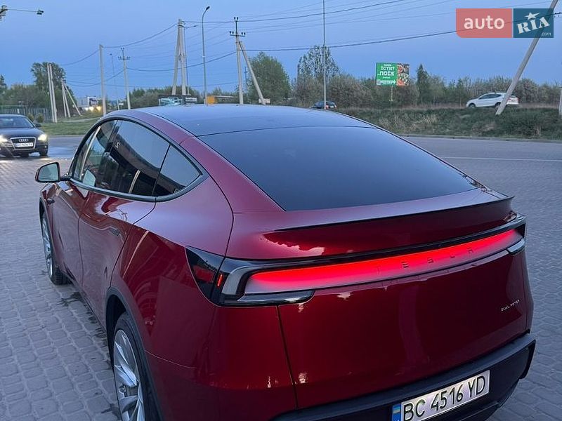 Позашляховик / Кросовер Tesla Model Y 2025 в Львові