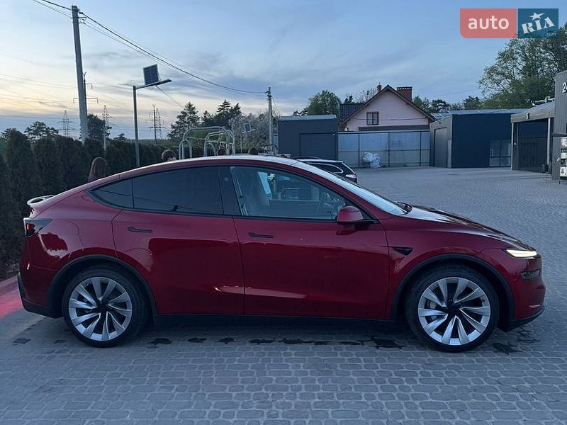 Позашляховик / Кросовер Tesla Model Y 2025 в Львові