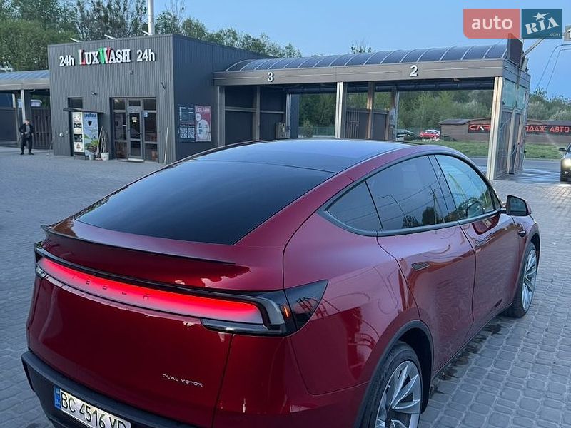 Позашляховик / Кросовер Tesla Model Y 2025 в Львові