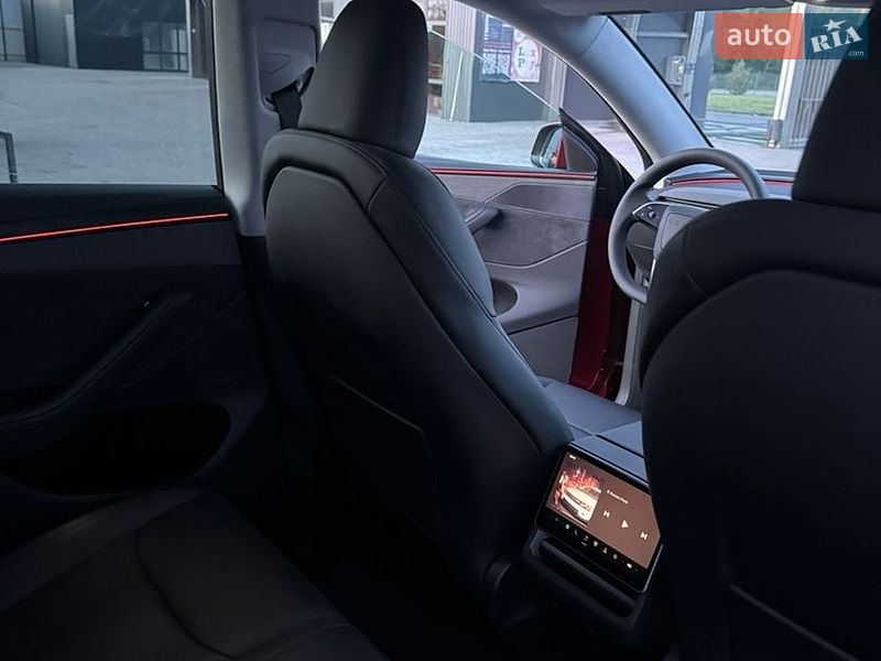 Позашляховик / Кросовер Tesla Model Y 2025 в Львові