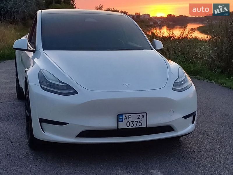 Tesla Model Y 2022