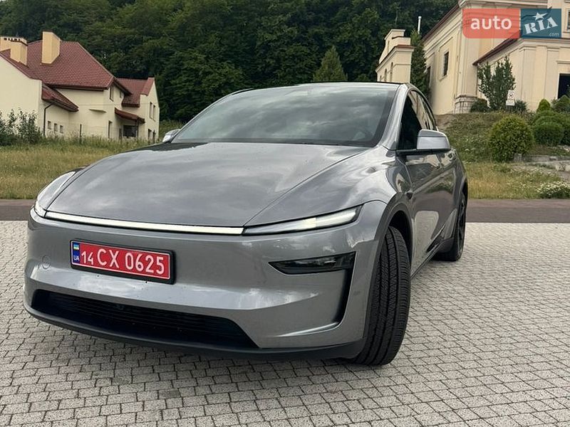 Внедорожник / Кроссовер Tesla Model Y 2025 в Львове