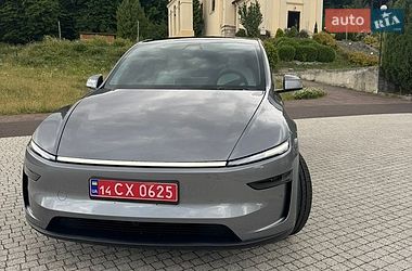 Внедорожник / Кроссовер Tesla Model Y 2025 в Львове
