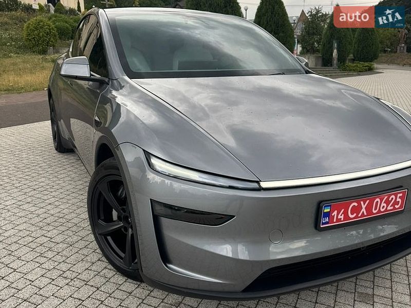 Внедорожник / Кроссовер Tesla Model Y 2025 в Львове