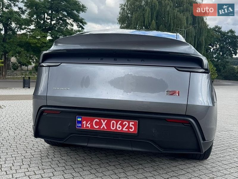 Внедорожник / Кроссовер Tesla Model Y 2025 в Львове
