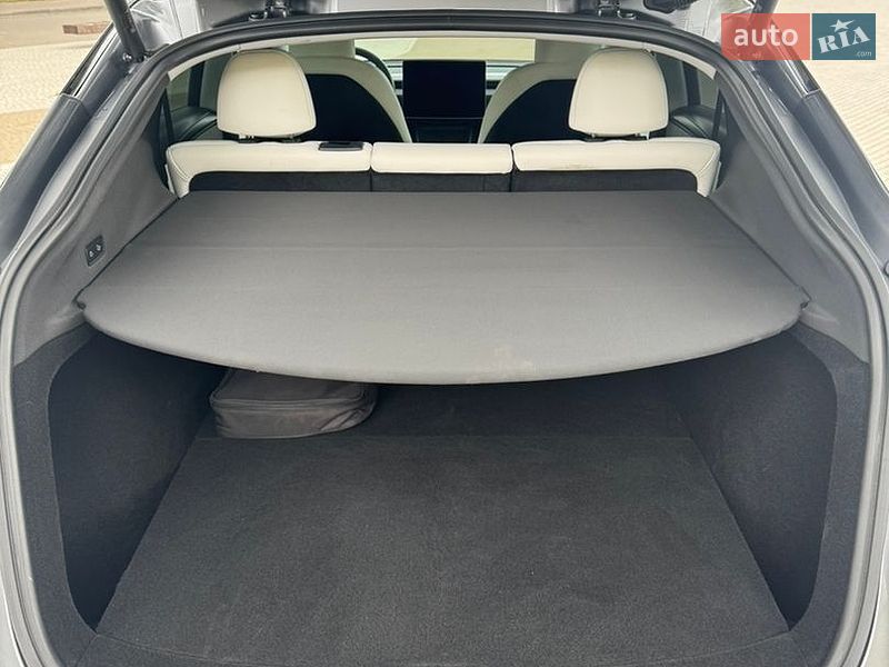 Внедорожник / Кроссовер Tesla Model Y 2025 в Львове