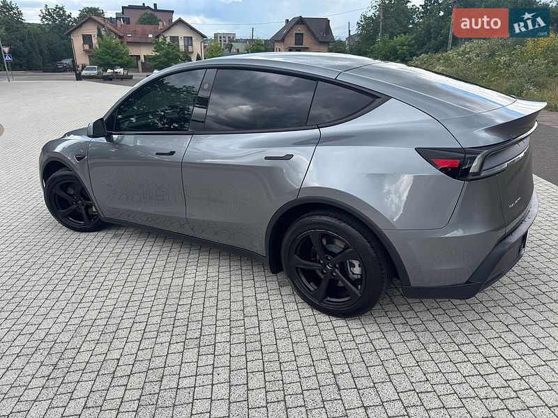 Внедорожник / Кроссовер Tesla Model Y 2025 в Львове