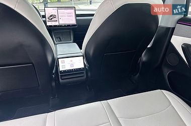 Внедорожник / Кроссовер Tesla Model Y 2025 в Львове