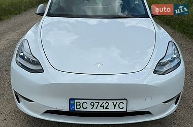 Tesla Model Y  2021