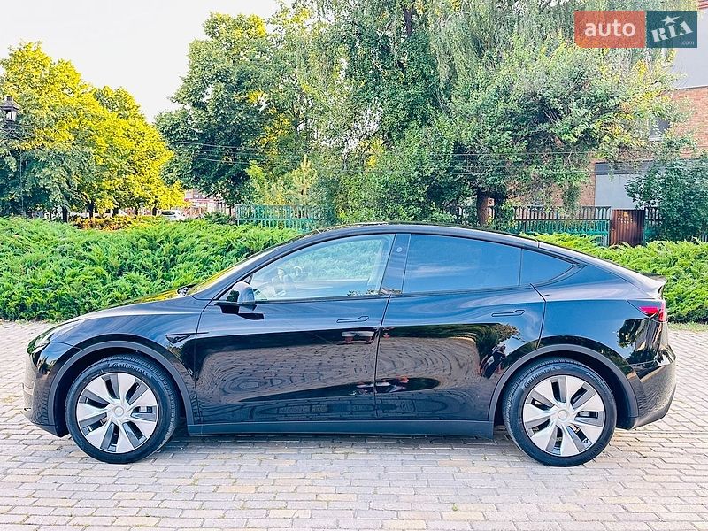 Позашляховик / Кросовер Tesla Model Y 2023 в Білій Церкві