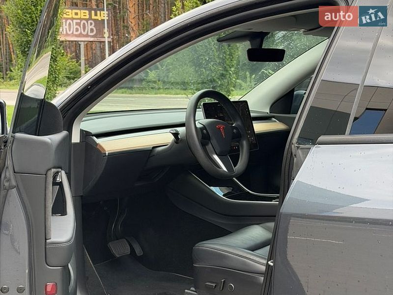 Внедорожник / Кроссовер Tesla Model Y 2020 в Киеве