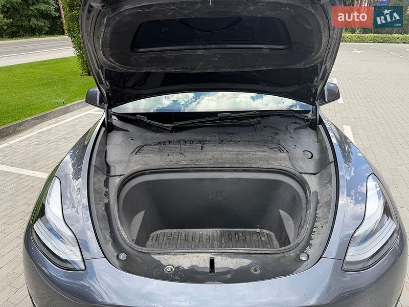Внедорожник / Кроссовер Tesla Model Y 2020 в Киеве