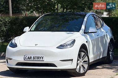 Tesla Model Y  2021