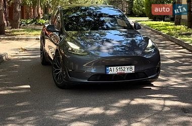Tesla Model Y  2023