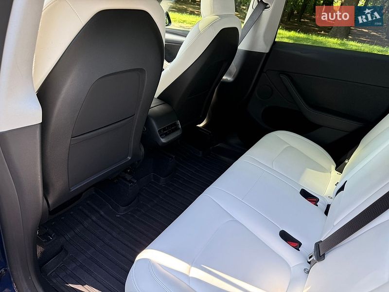 Позашляховик / Кросовер Tesla Model Y 2024 в Львові