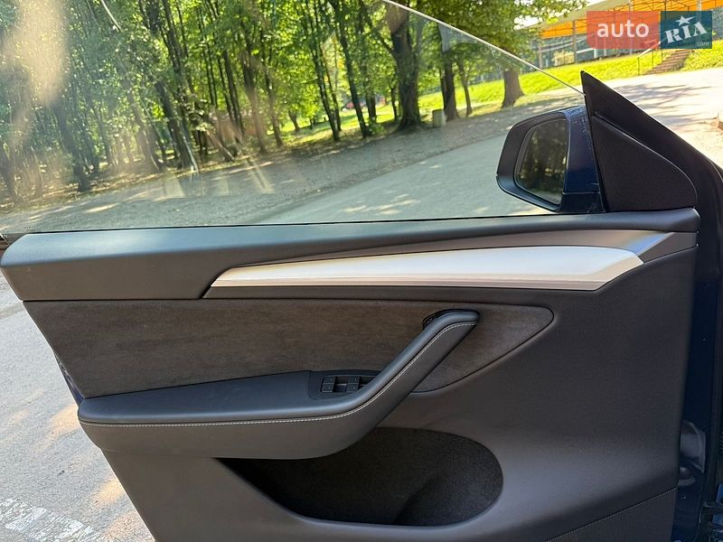 Позашляховик / Кросовер Tesla Model Y 2024 в Львові