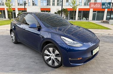 Tesla Model Y  2022