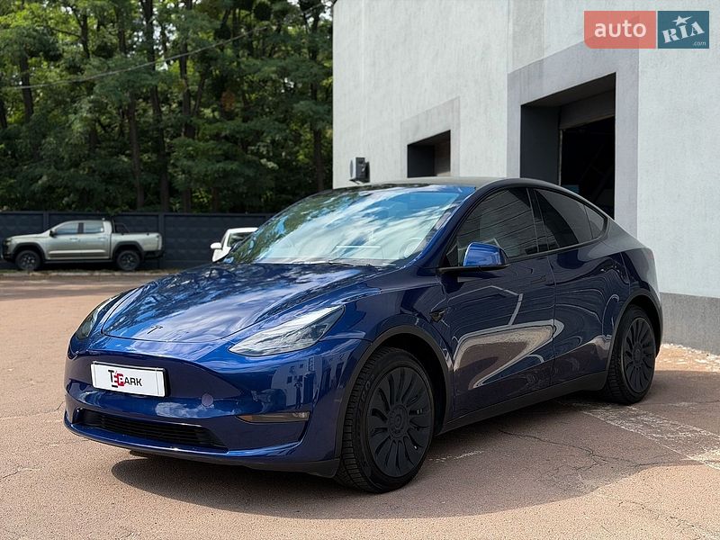 Внедорожник / Кроссовер Tesla Model Y 2023 в Киеве
