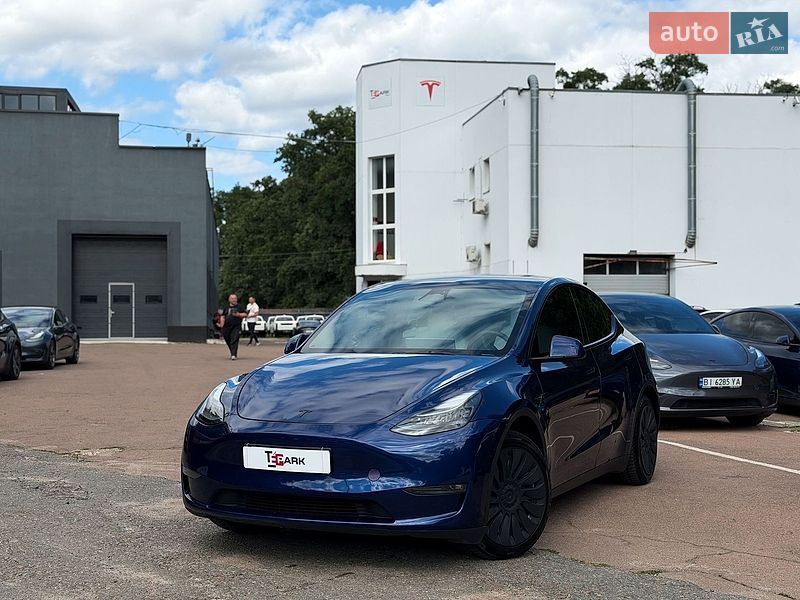 Внедорожник / Кроссовер Tesla Model Y 2023 в Киеве