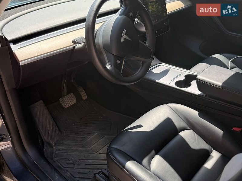 Внедорожник / Кроссовер Tesla Model Y 2021 в Львове