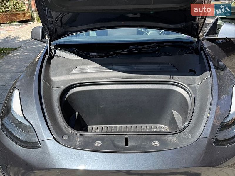 Внедорожник / Кроссовер Tesla Model Y 2021 в Львове
