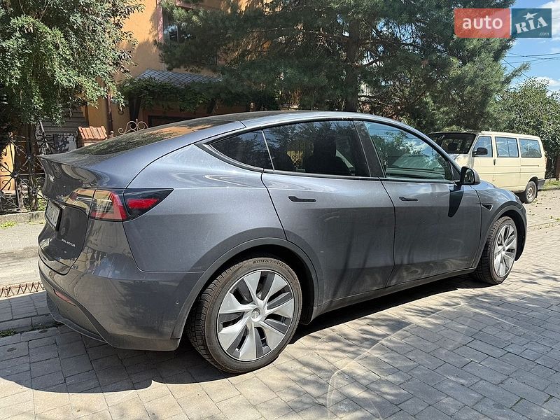 Внедорожник / Кроссовер Tesla Model Y 2021 в Львове