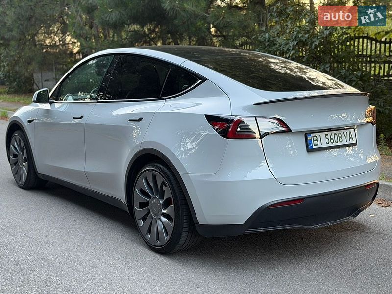 Позашляховик / Кросовер Tesla Model Y 2023 в Дніпрі фото 9 Позашляховик / Кросовер Tesla Model Y 2023 в Дніпрі
