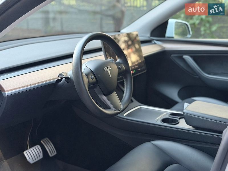 Позашляховик / Кросовер Tesla Model Y 2023 в Дніпрі фото 10 Позашляховик / Кросовер Tesla Model Y 2023 в Дніпрі